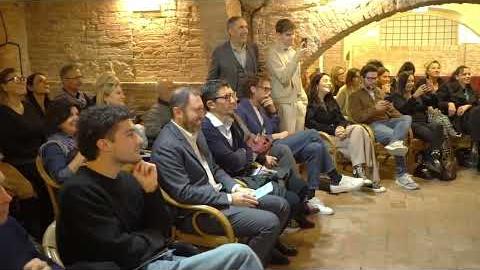 Dario Brunori inaugura un mese di cultura al Foiano Book Festival: la Toscana che legge parte da qui - zjnj1whOt38