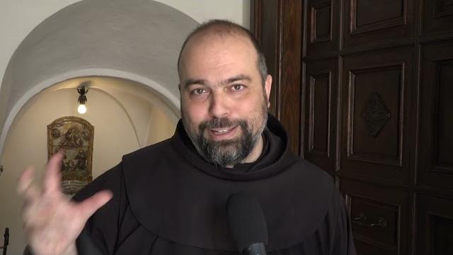 La Verna (Arezzo), tanti pellegrini al monte santo. Il 17 settembre gemellaggio con Assisi - zmwOKUwxUlc