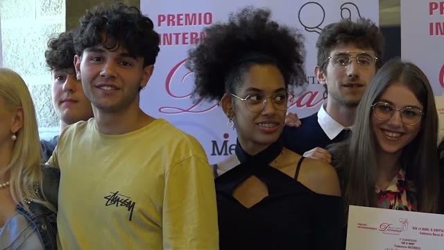 "Giù le mani, il diritto di contare": undici istituti scolastici della provincia aretina premiati - zs_UDfvyKPQ