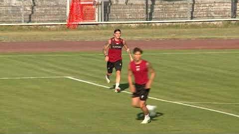 Arezzo, ultimo allenamento al Comunale prima del debutto di sabato con l'Avellino in Serie B. - 6MGle6WJDvs