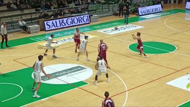 Settebello Amen Scuola Basket Arezzo che passa al PalaEstra di Siena - HR5-y1NQrjU