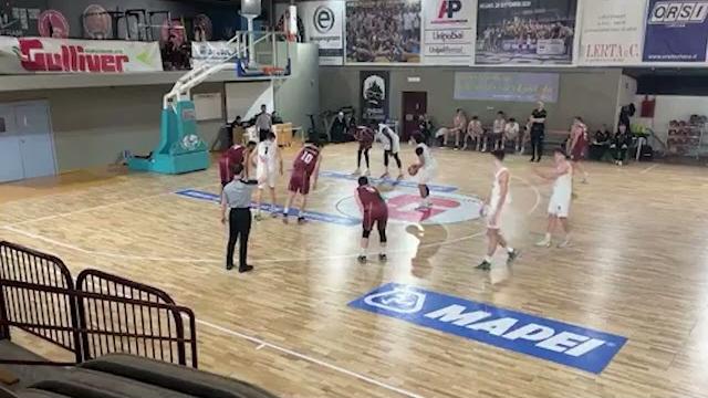 Basket: la Bc Servizi vince in trasferta contro il Derthona e prosegue la corsa ai Playoff - KDMKgsUc_hM
