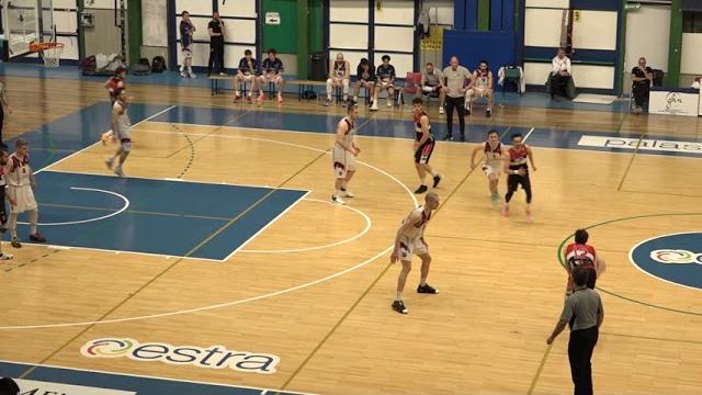 Fornara allo scadere fa esultare il Palasport Estra, Lucca di nuovo ko - UBfG-YmJdx8