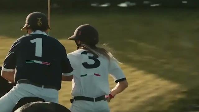 Cavalli e cavalieri del polo a passeggio in città. La sfilata martedì 13 giugno - luifcjEkwNM