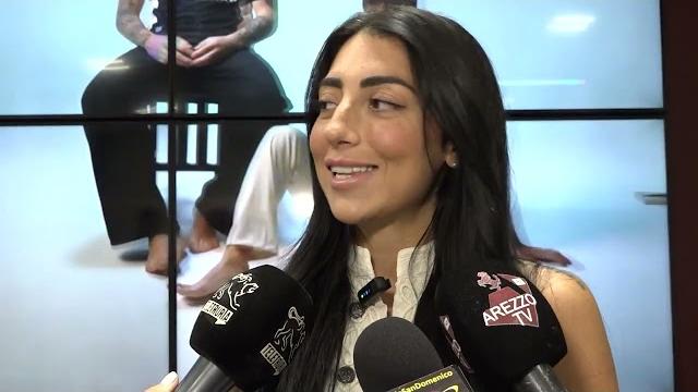 Amaranto, nero e beige. I colori delle maglie con cui l'Arezzo affronterà la serie B